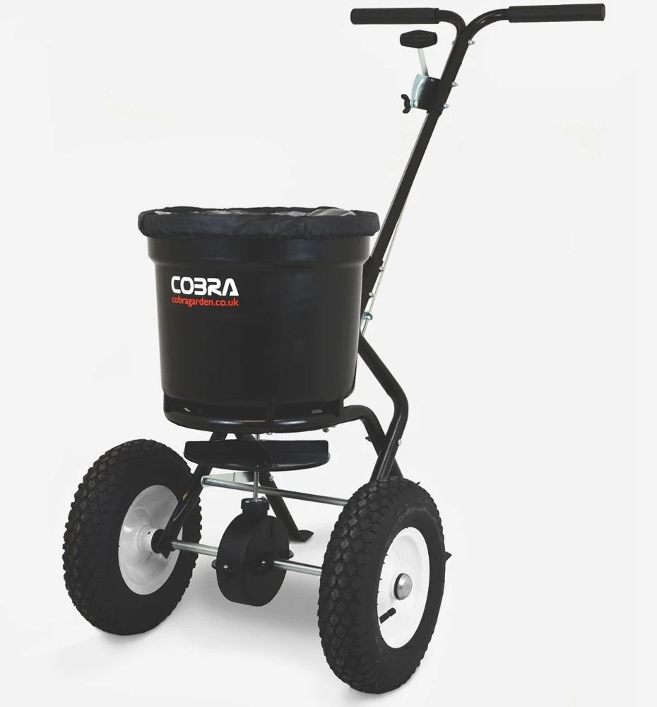 Cobra HS23 22kg Walk Behind Spreader 3 Cobra HS23 22kg Walk Behind Spreader