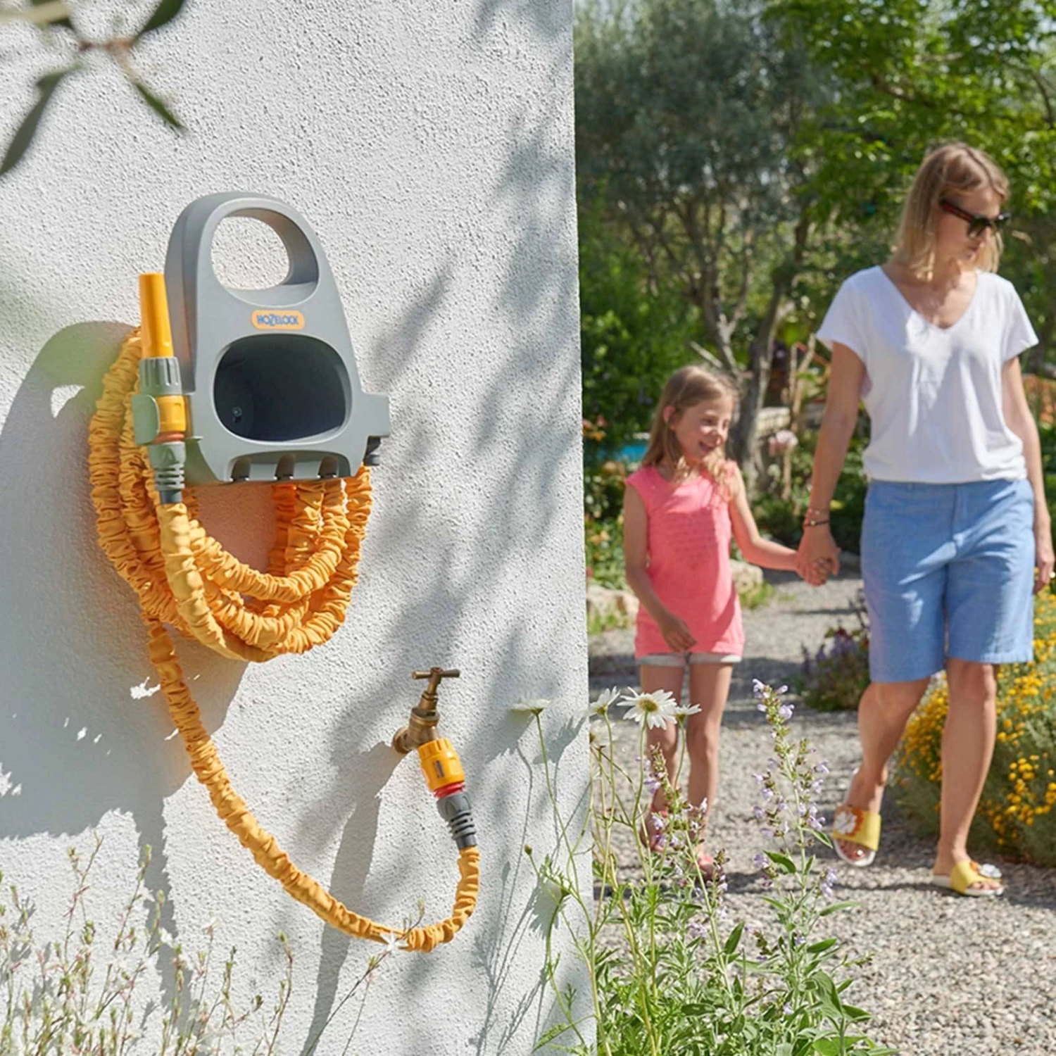 Hozelock Hose Hanger And 15M Superhoze 4 Hozelock Hose Hanger And 15M Superhoze - Image 2