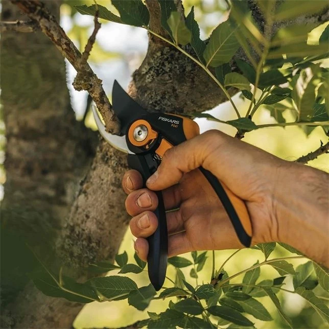 Fiskars Plus SmartFit Pruner Bypass P541 4 Fiskars Plus SmartFit Pruner Bypass P541 - Image 2
